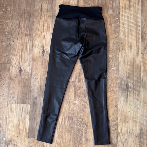 NWOT assets by spanx faux leather leggings size small - Picture 10 of 10